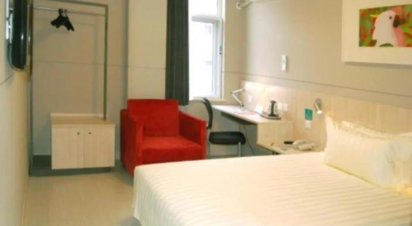 Bed in Jinjiang Inn JiNan Daminghu New Scenic Area Lishan Road