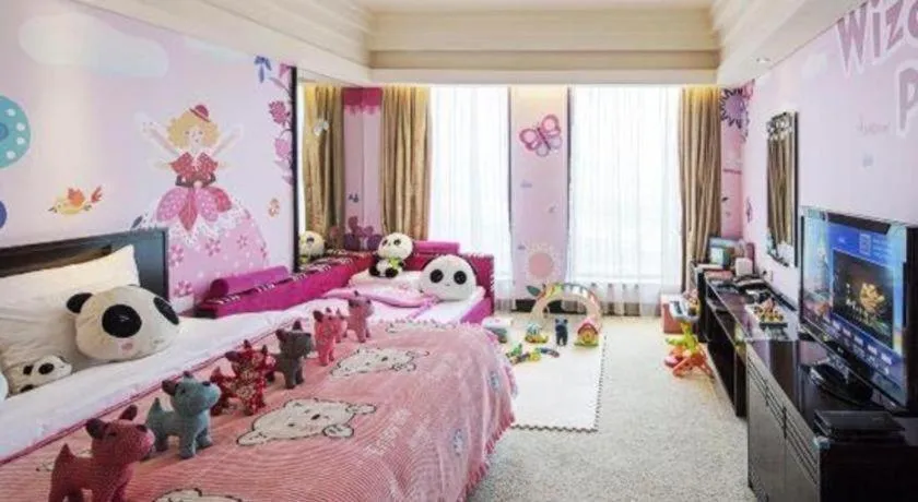 Bed in New Century Hangzhou Grand Hotel