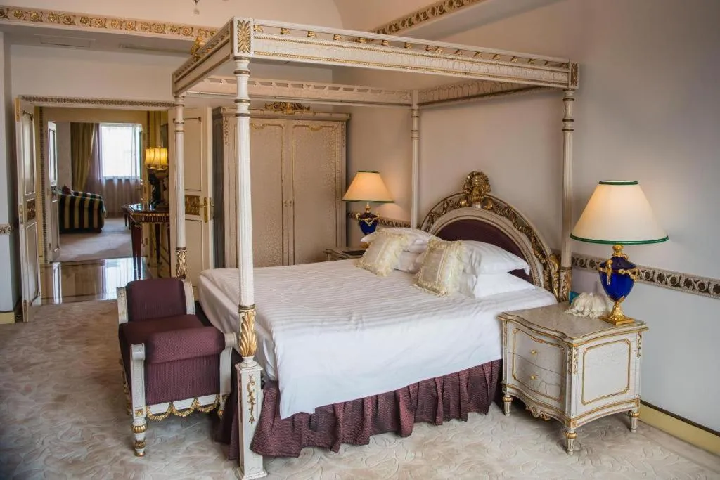 Bed in New Century Hotel Taizhou