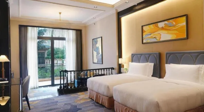 Bed in Chateau StarRiver Guangzhou Peninsula