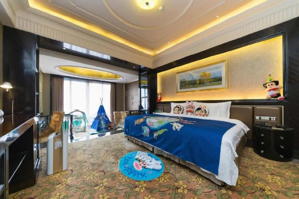 Bed in Chateau StarRiver Guangzhou Peninsula