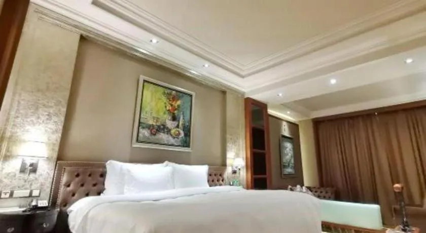 Bed in Chateau StarRiver Guangzhou Peninsula