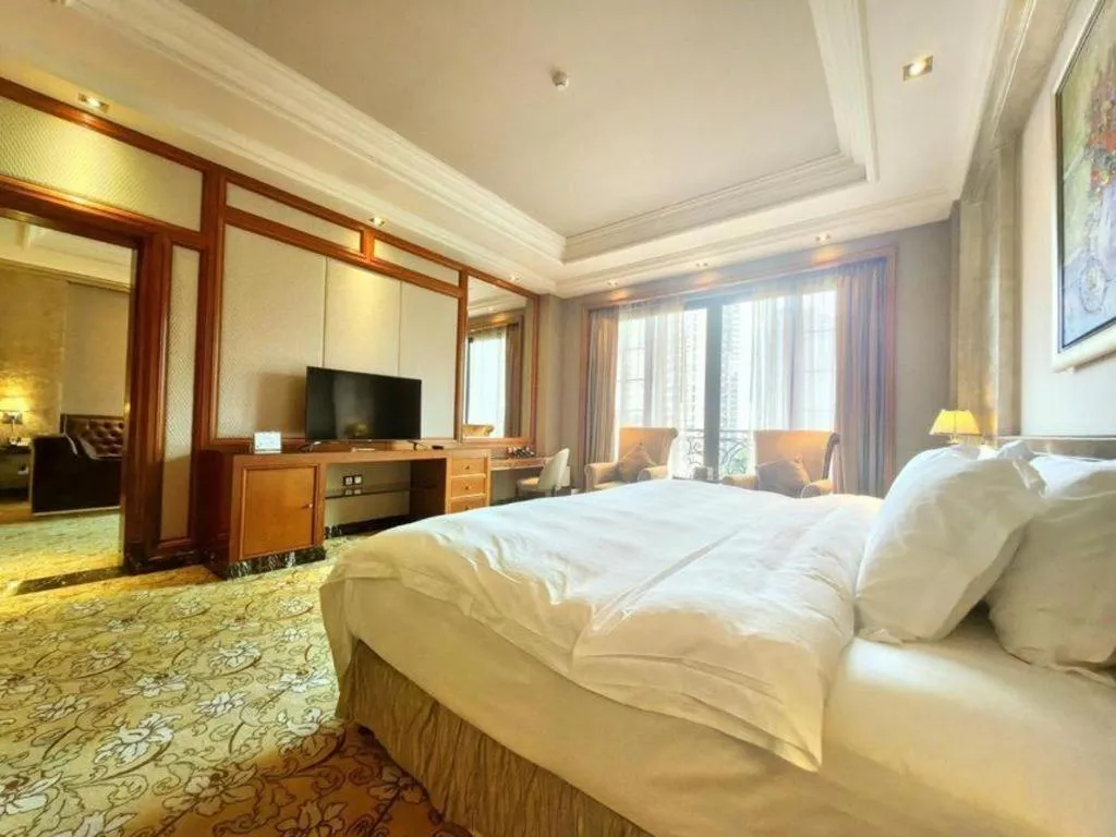 Bed in Chateau StarRiver Guangzhou Peninsula
