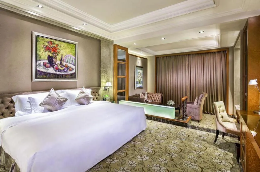 Bed in Chateau StarRiver Guangzhou Peninsula