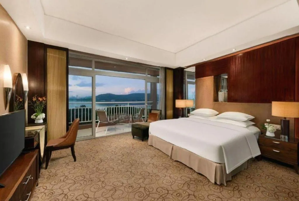 Bed in New Century Grand Hotel Xuzhou