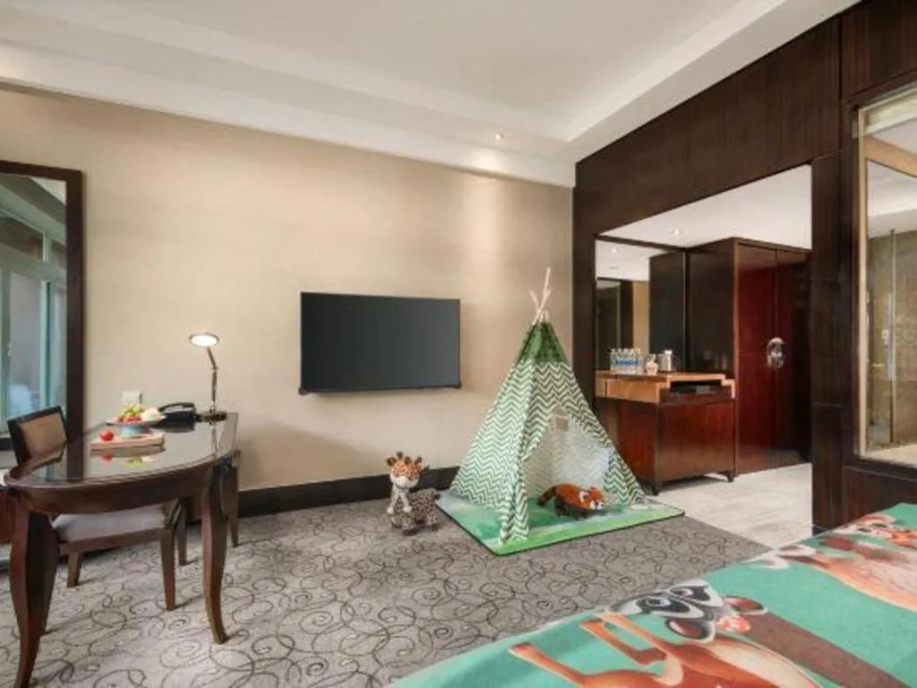 Bed in New Century Grand Hotel Xuzhou