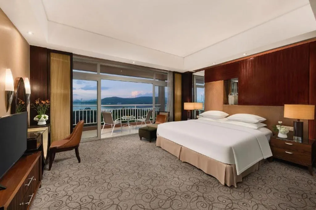Bed in New Century Grand Hotel Xuzhou