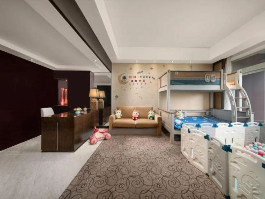 Bed in New Century Grand Hotel Xuzhou