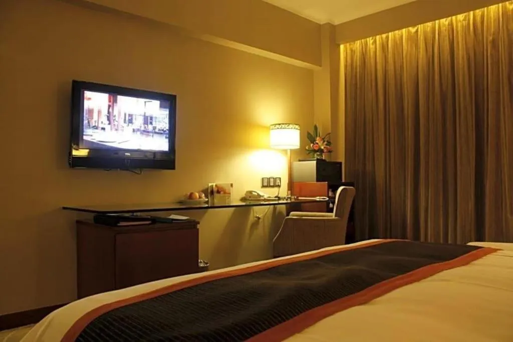 Bed in Xian Grand Noble Hotel