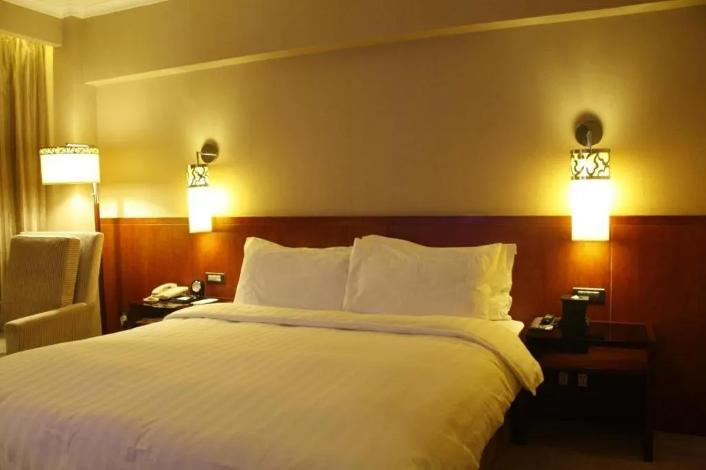 Bed in Xian Grand Noble Hotel