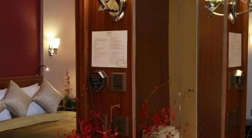 Bed in Xian Grand Noble Hotel