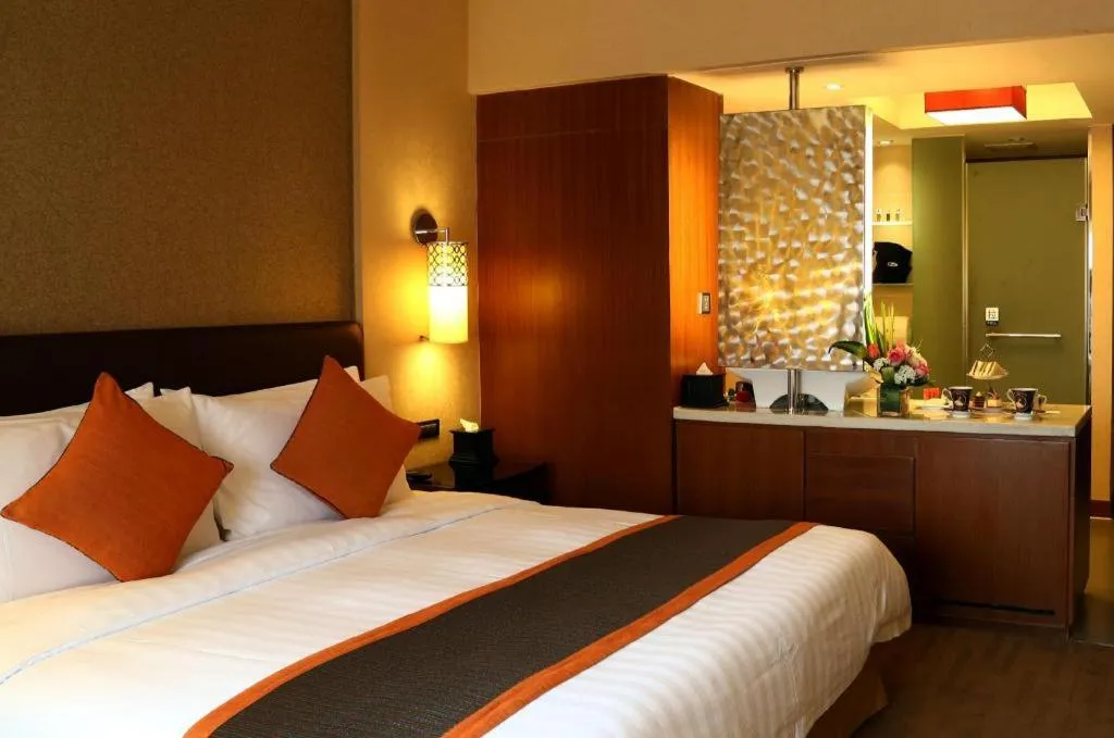 Bed in Xian Grand Noble Hotel