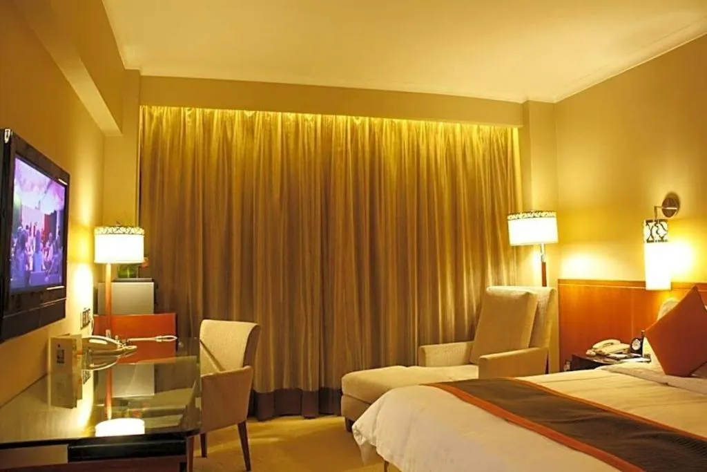 Bed in Xian Grand Noble Hotel