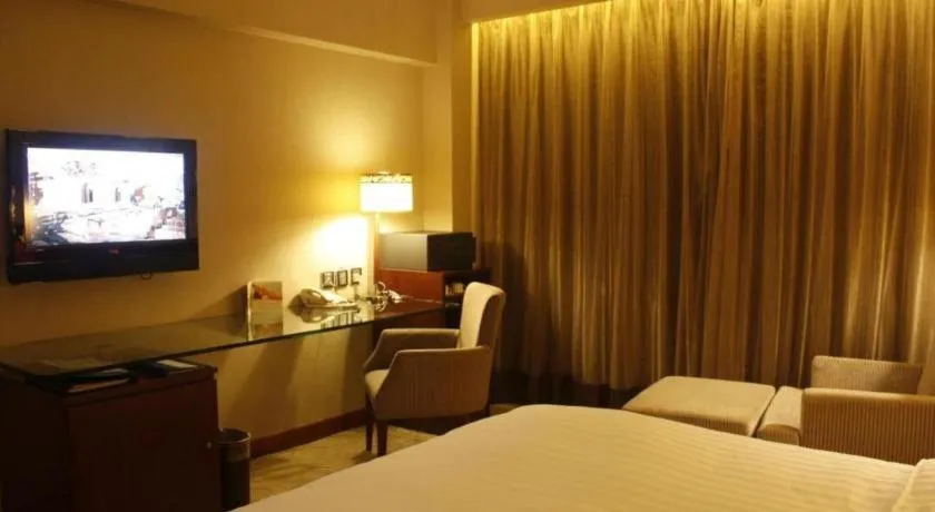 Bed in Xian Grand Noble Hotel