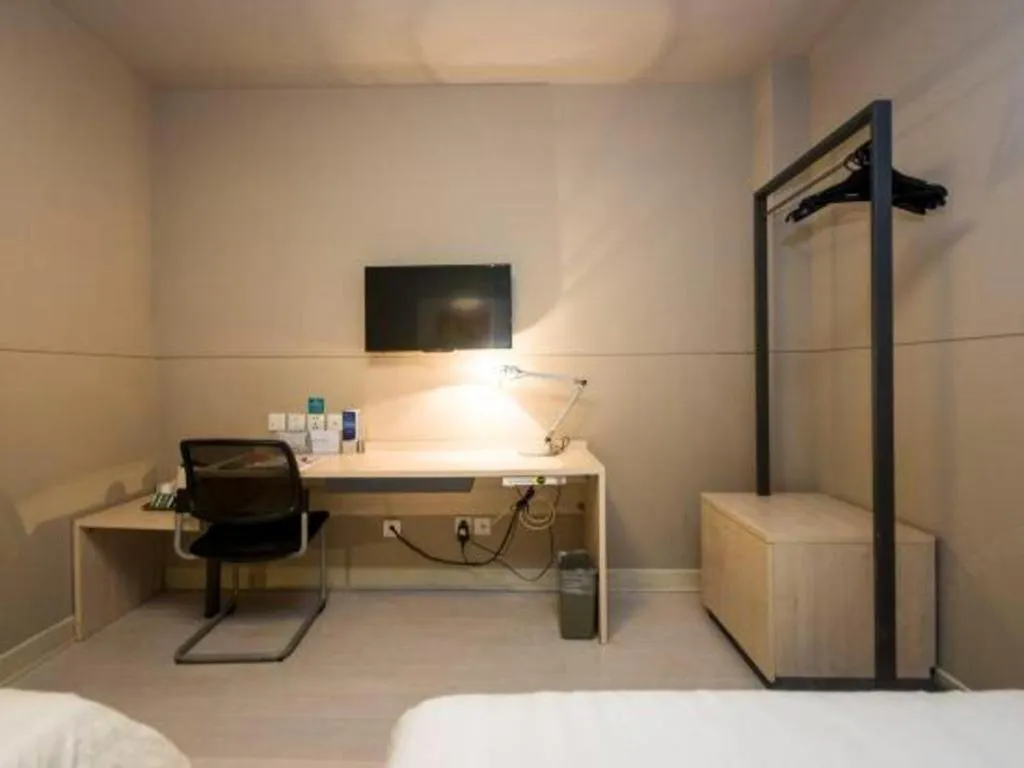 Bed in Jinjiang Inn Zhoushan Putuo Shenjiamen