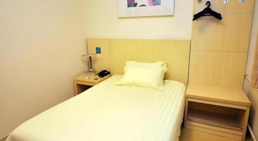 Bed in Jinjiang Inn Zhoushan Putuo Shenjiamen
