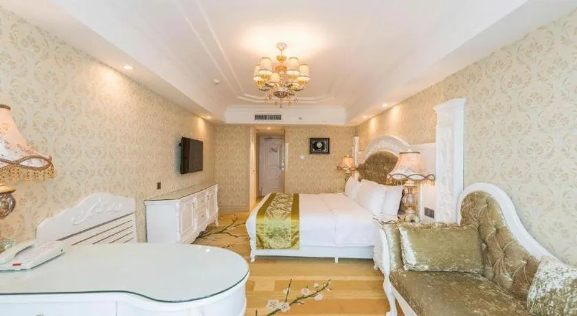 Bed in Guilin Bravo Hotel Grand Wing