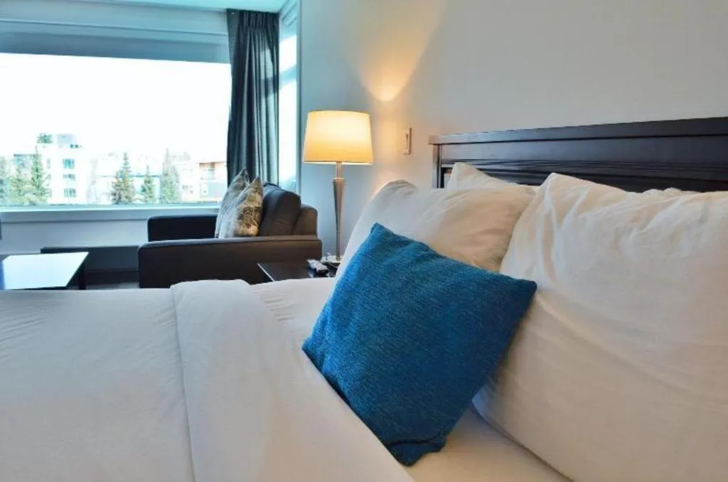 Bed in Coast High Country Inn