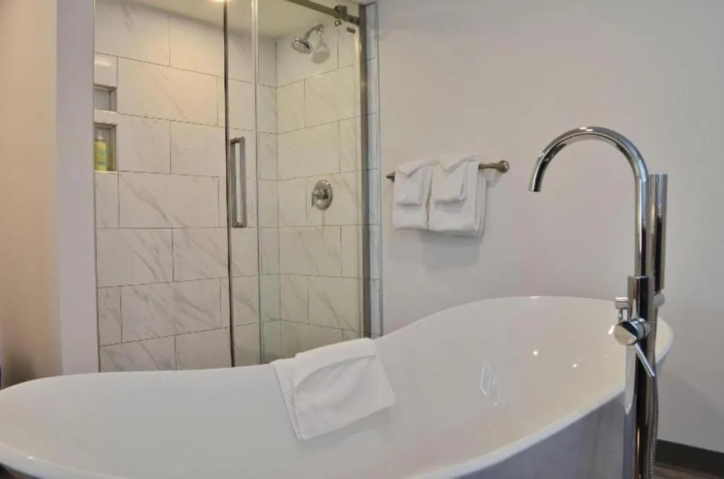 Coast High Country Inn