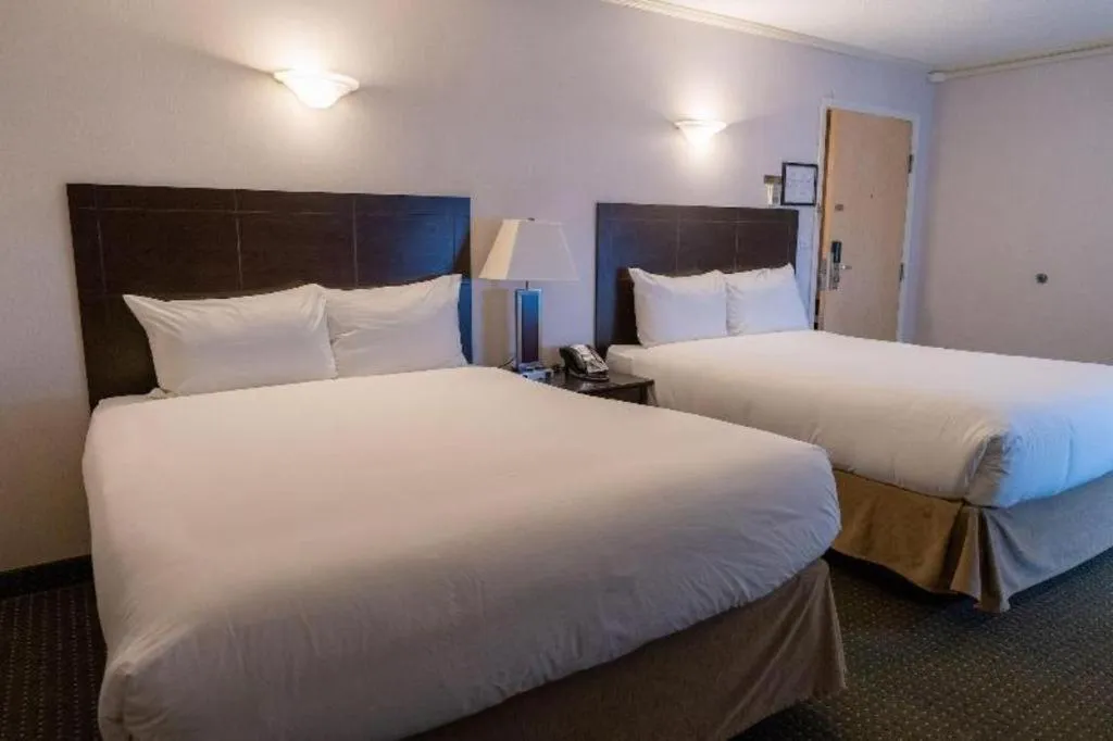 Bed in Coast High Country Inn