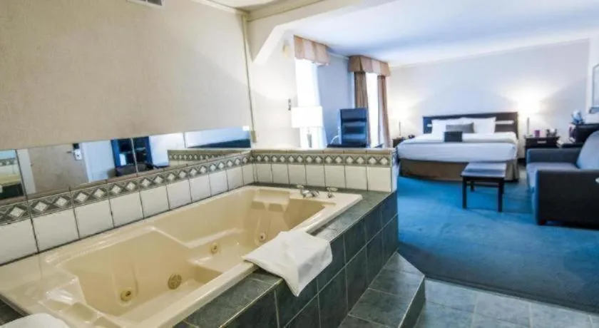 Bed in Coast High Country Inn