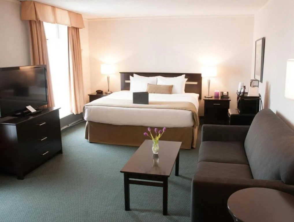 Bed in Coast High Country Inn