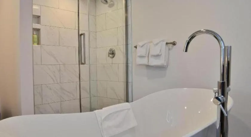 Coast High Country Inn