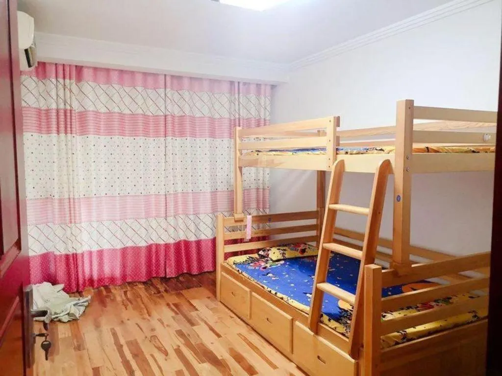 Bed in Guilin Plaza Hotel