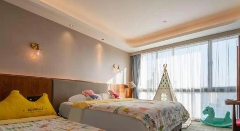 Bed in Guilin Plaza Hotel