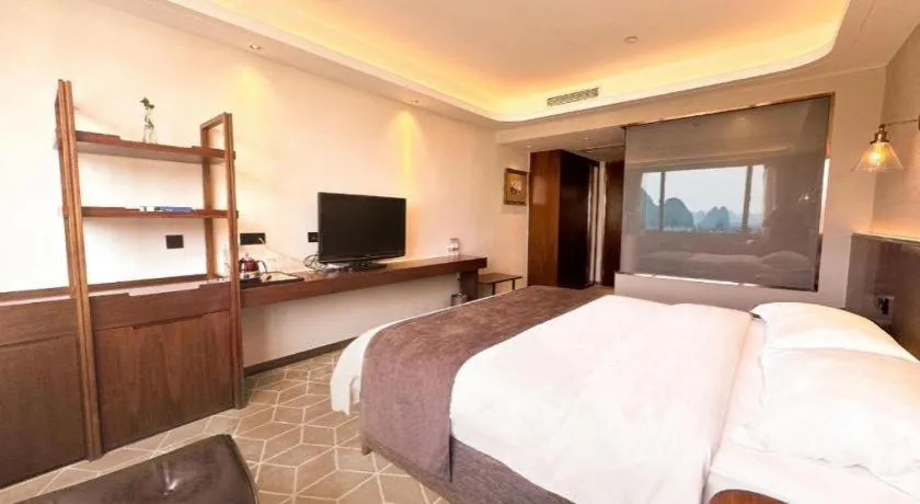 Bed in Guilin Plaza Hotel