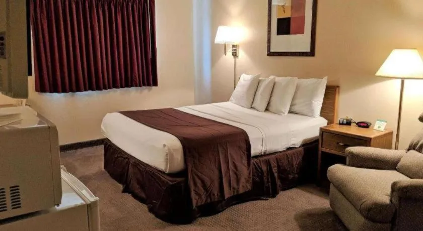 Bed in Americas Best Value Inn Torrington