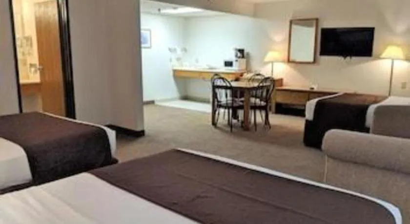 Bed in Americas Best Value Inn Torrington