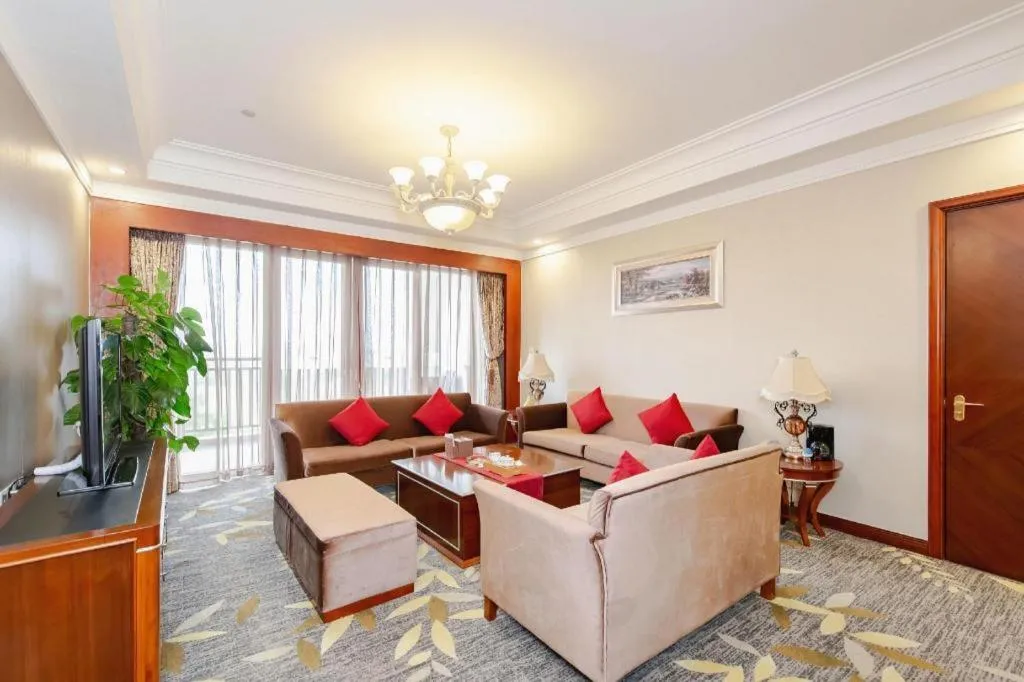 Xinjin Celebrity City Hotel