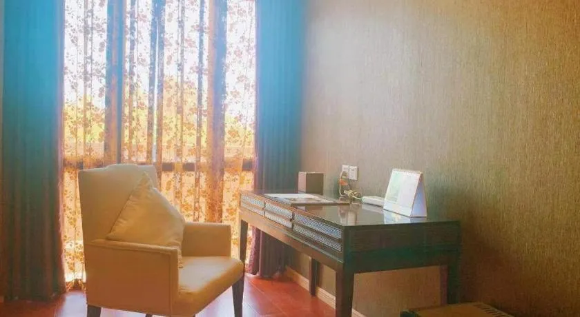 Xinjin Celebrity City Hotel