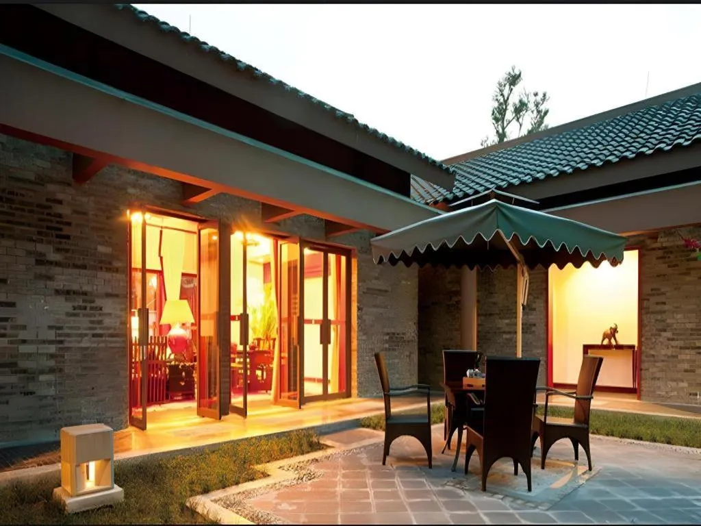 Xinjin Celebrity City Hotel