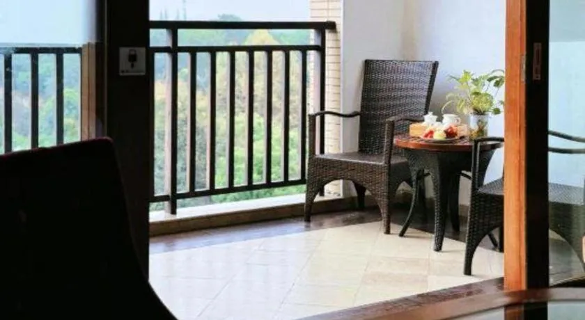 Xinjin Celebrity City Hotel