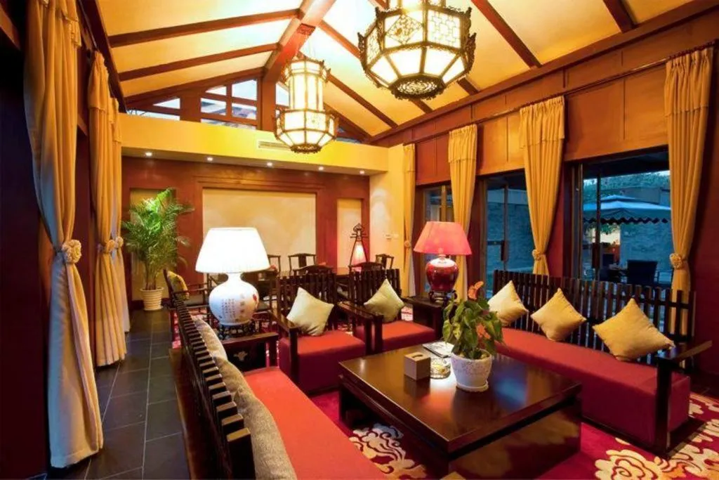 Xinjin Celebrity City Hotel