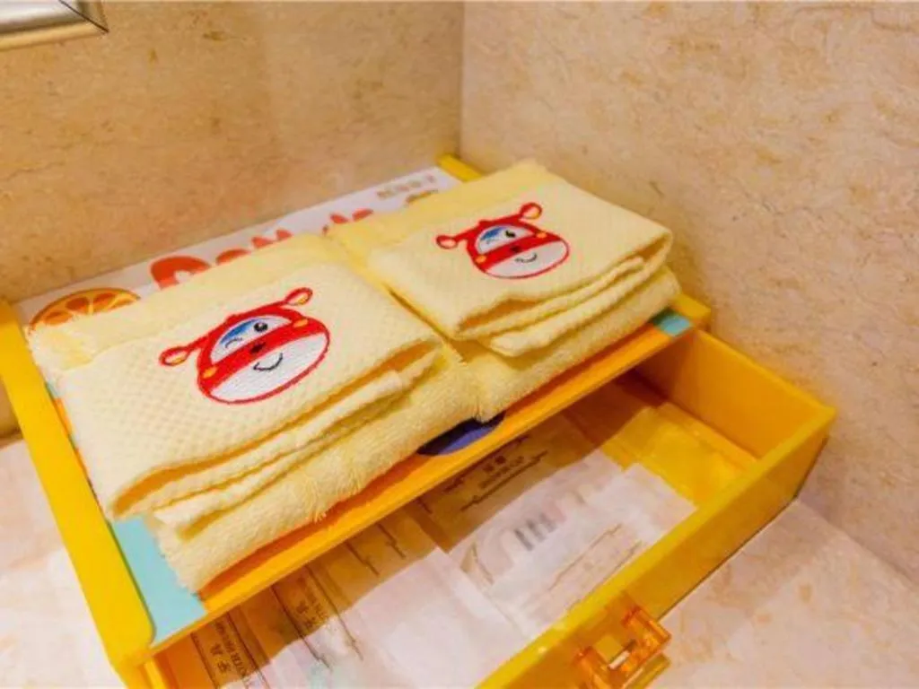 Xinjin Celebrity City Hotel