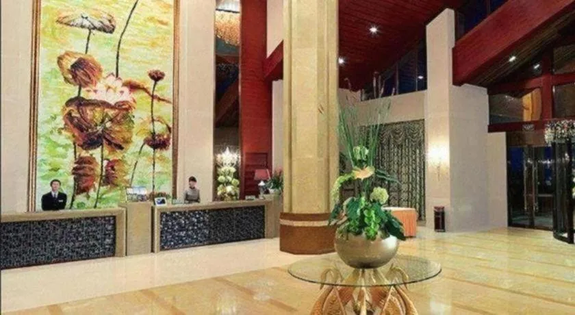 Xinjin Celebrity City Hotel