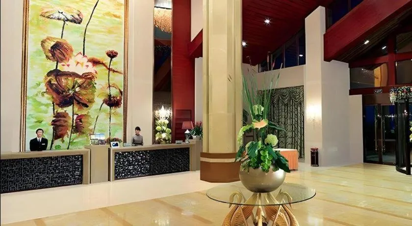 Xinjin Celebrity City Hotel