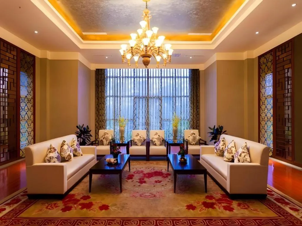 Xinjin Celebrity City Hotel