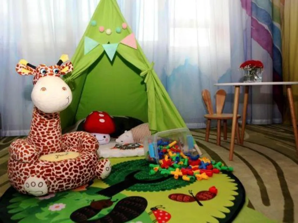 Xinjin Celebrity City Hotel