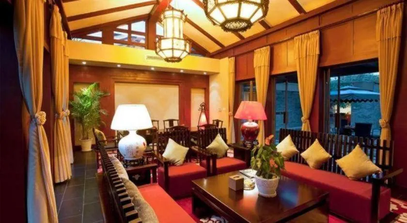 Xinjin Celebrity City Hotel