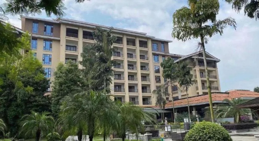 Xinjin Celebrity City Hotel