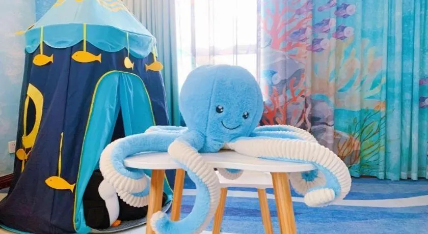 Xinjin Celebrity City Hotel