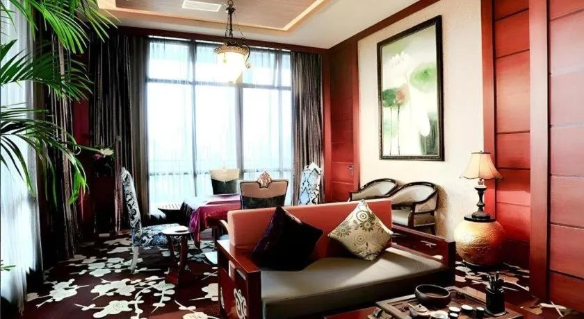 Xinjin Celebrity City Hotel