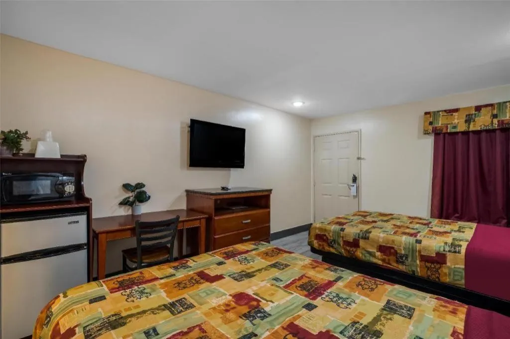 Bed in Americas Best Value Inn Redlands San Bernardino