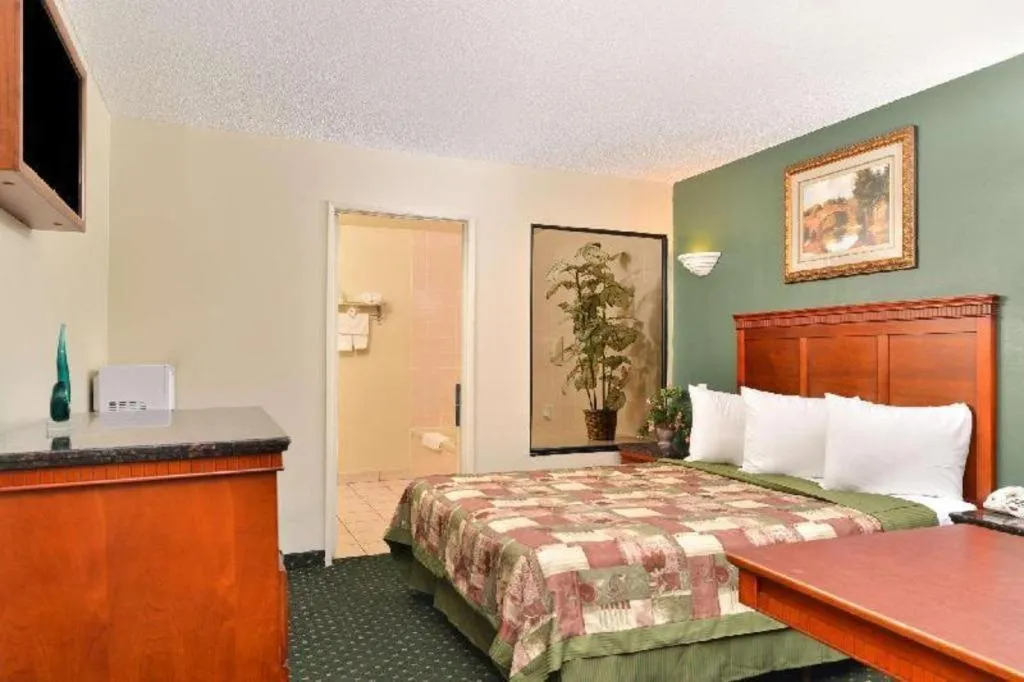 Bed in Americas Best Value Inn Redlands San Bernardino