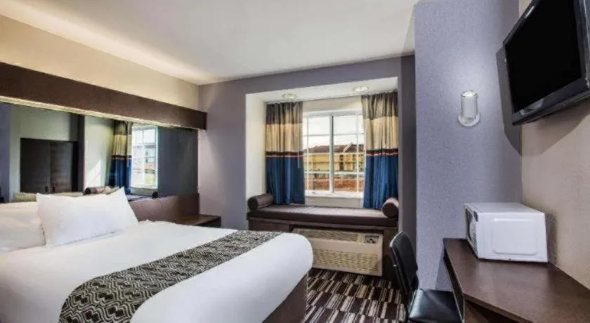 Bed in Microtel Inn & Suites by Wyndham Chattanooga/Near Hamilton P