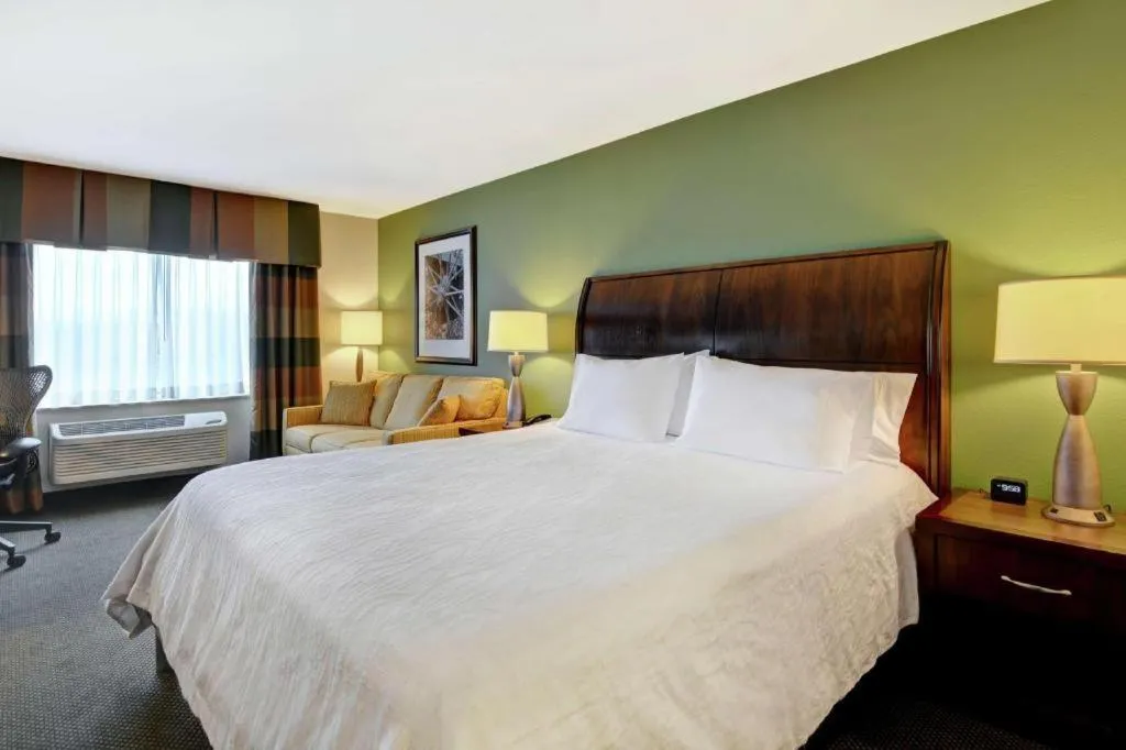 Bed in Hilton Garden Inn Green Bay